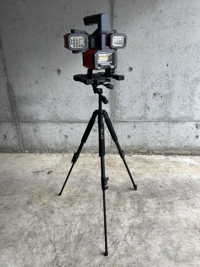 コストコ　EPOWER 360 充電式LED投光器 360度／脱着可能 WOKINGLIGHT 2000LMN　カメラ三脚装着